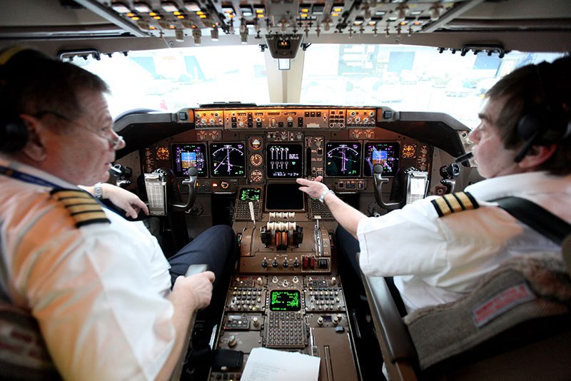 Billionaires requesting ‘unvaccinated pilots’ for private jets (Video)