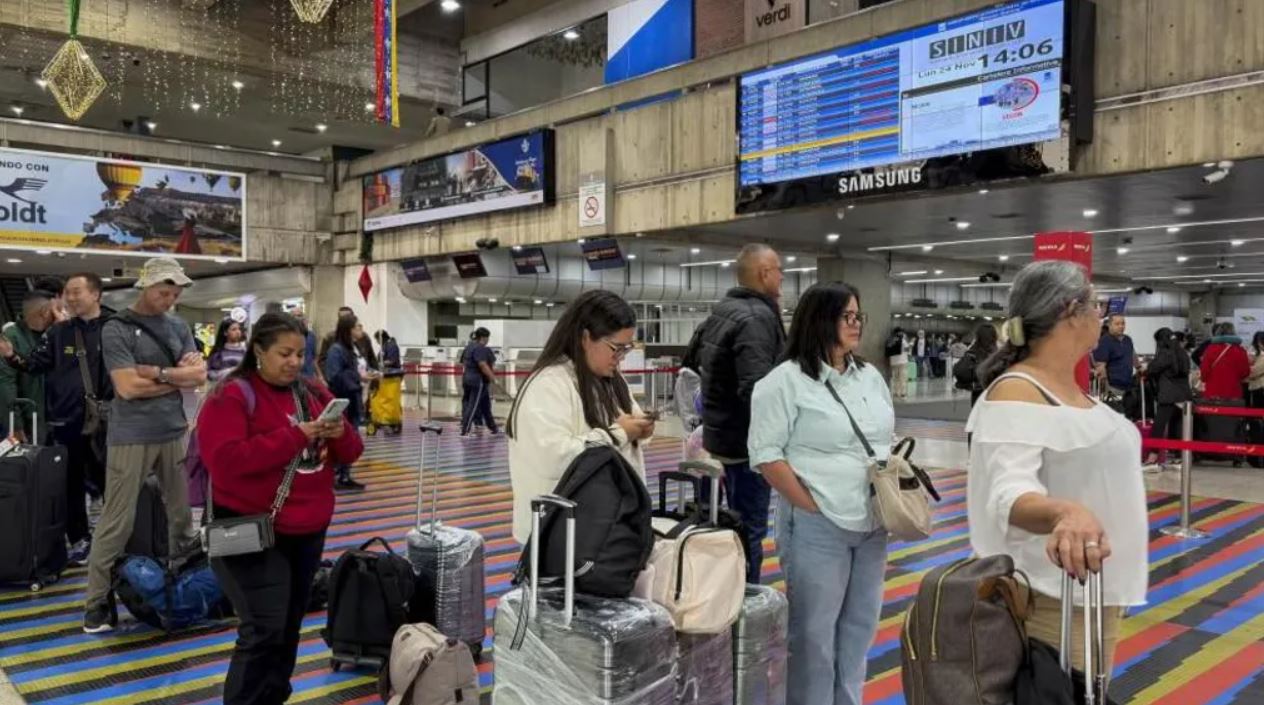 Venezuela demands international airlines resume flights